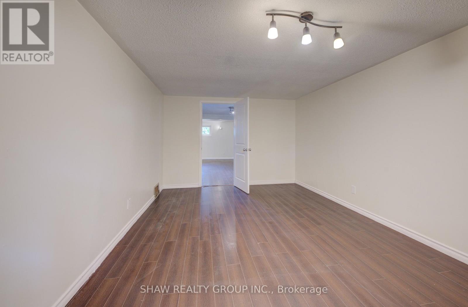 Photo 31 of 259 Lorraine Avenue, Kitchener ON