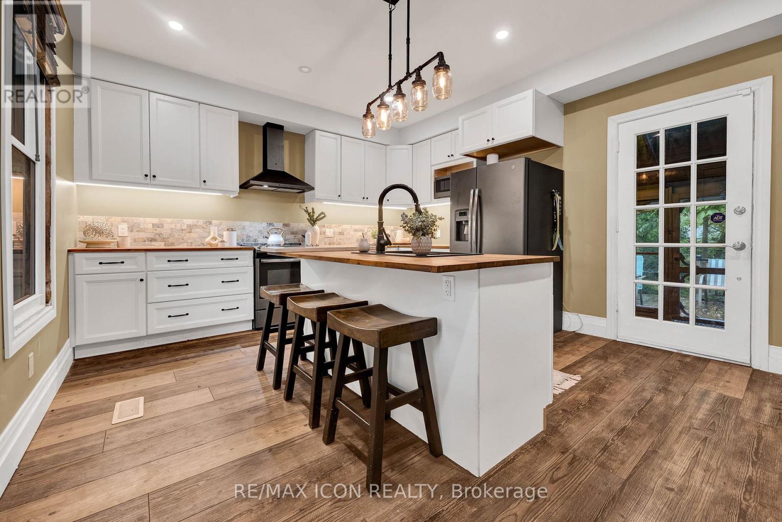 Photo 11 of 115 Cedar Street, Cambridge ON