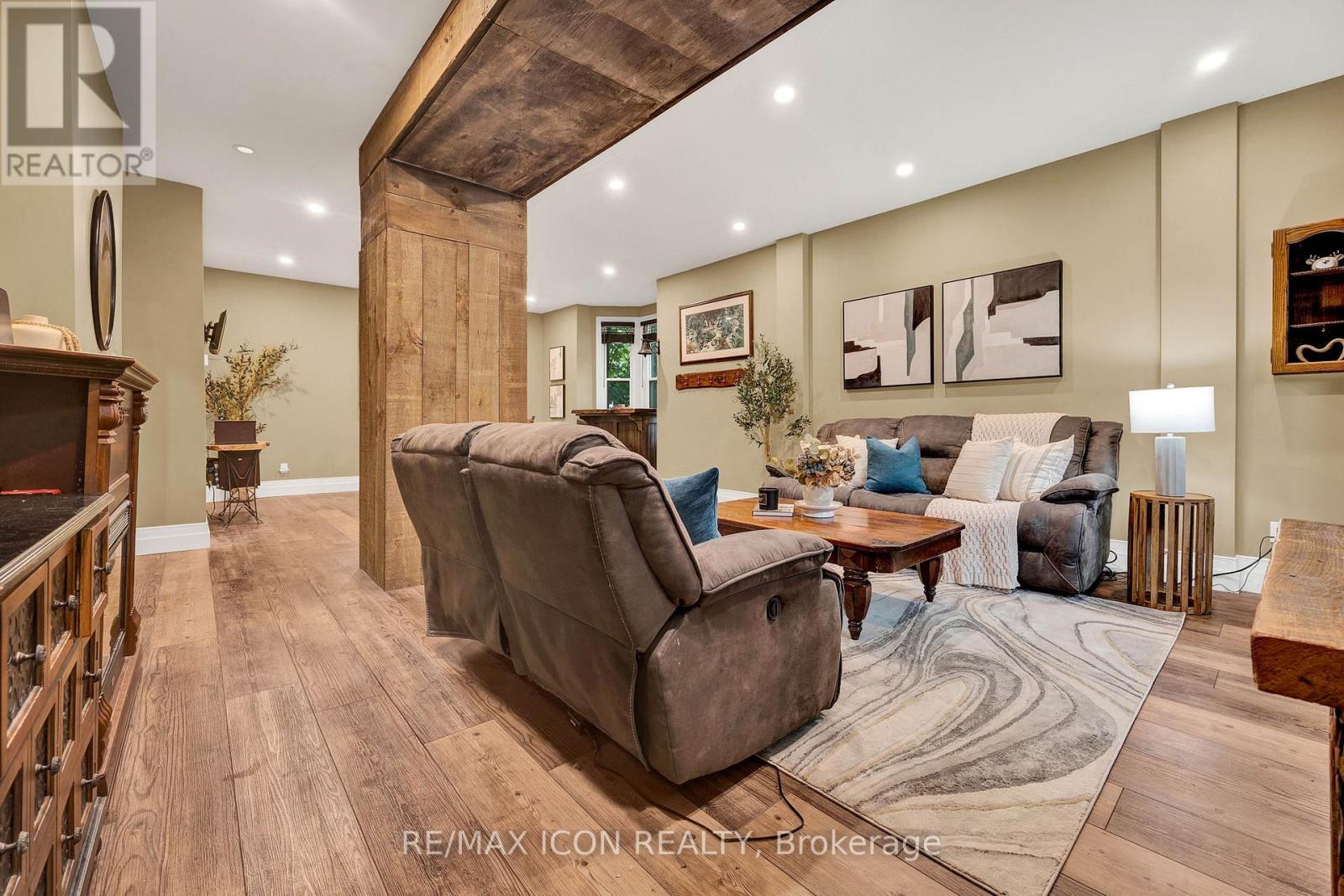Photo 6 of 115 Cedar Street, Cambridge ON