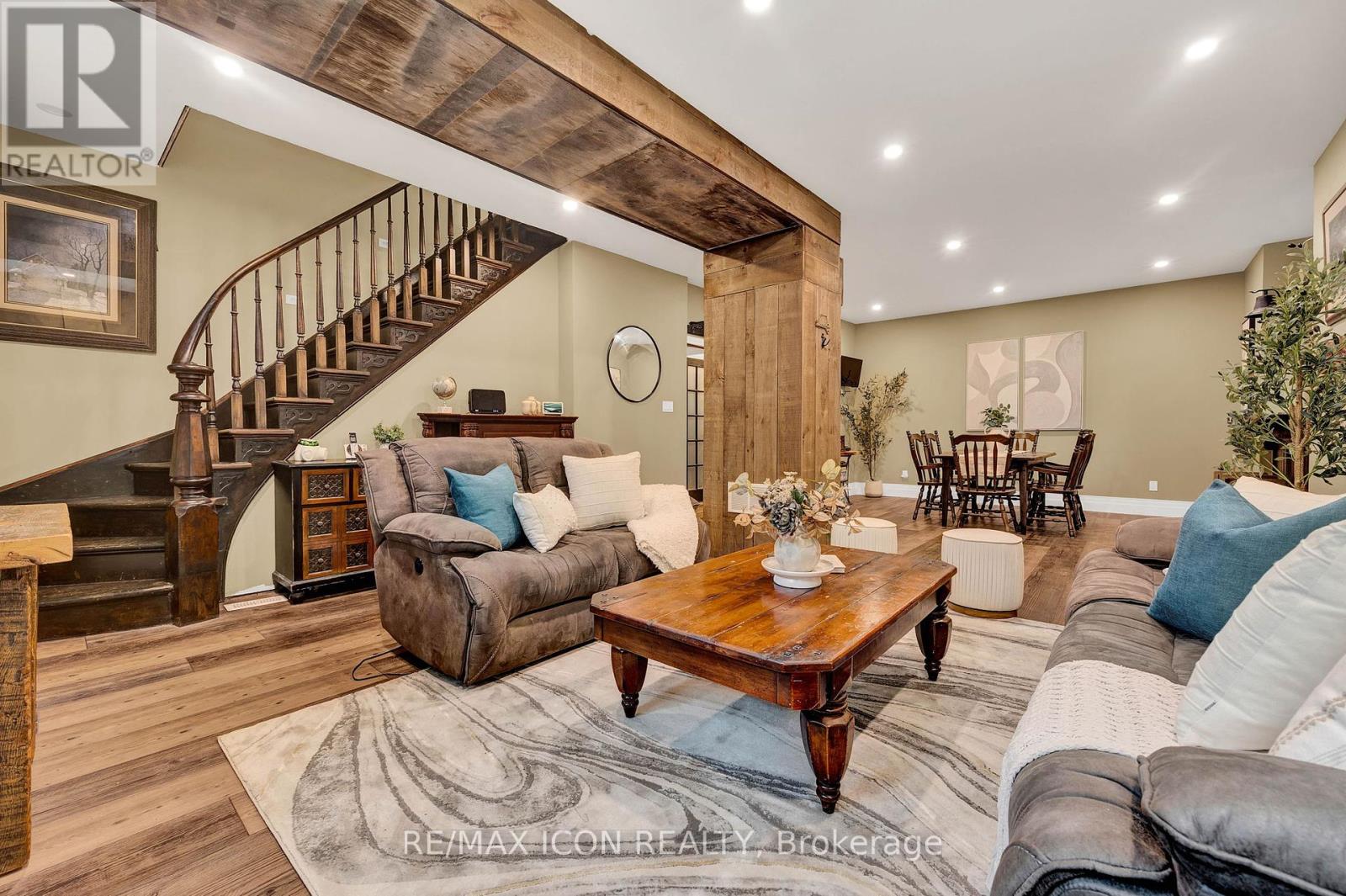 Photo 3 of 115 Cedar Street, Cambridge ON