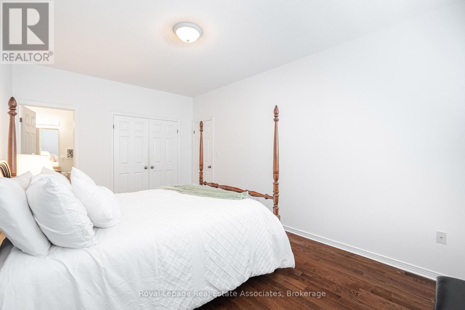 Photo 1 of 10 Cornflower Crescent, Hamilton ON