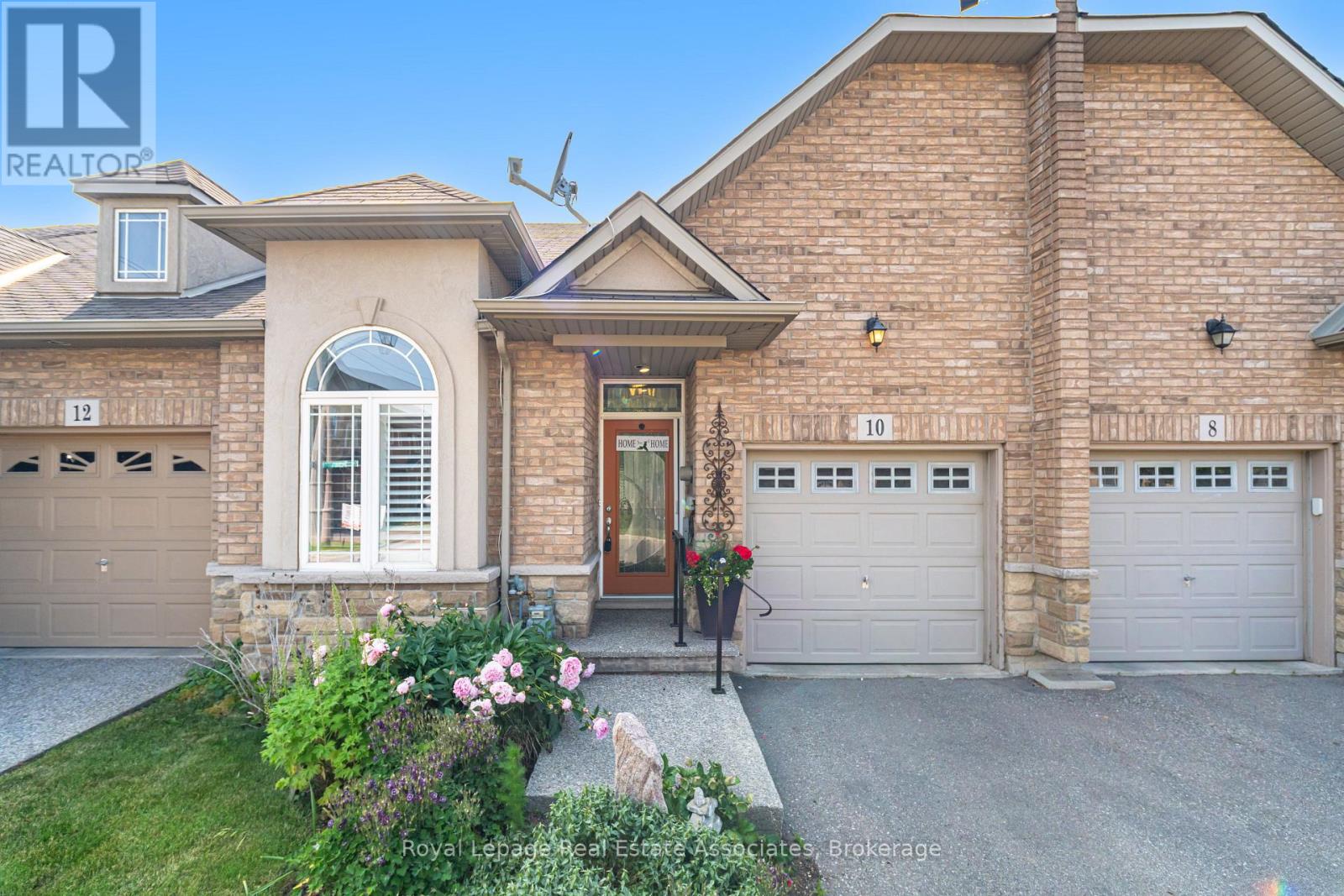 Photo 19 of 10 Cornflower Crescent, Hamilton ON