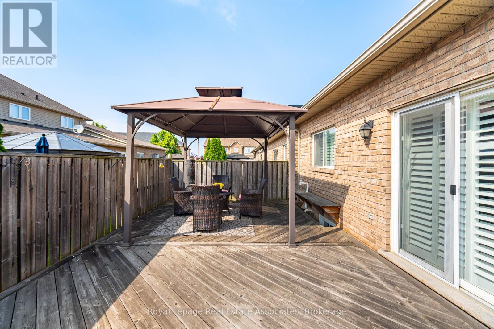 Photo 8 of 10 Cornflower Crescent, Hamilton ON