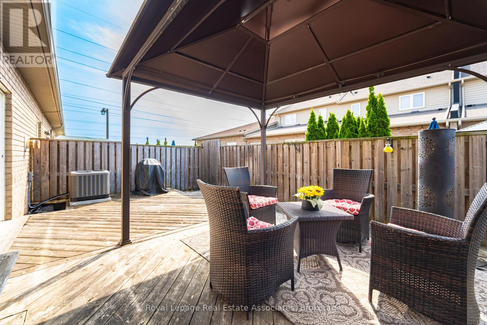 Photo 25 of 10 Cornflower Crescent, Hamilton ON