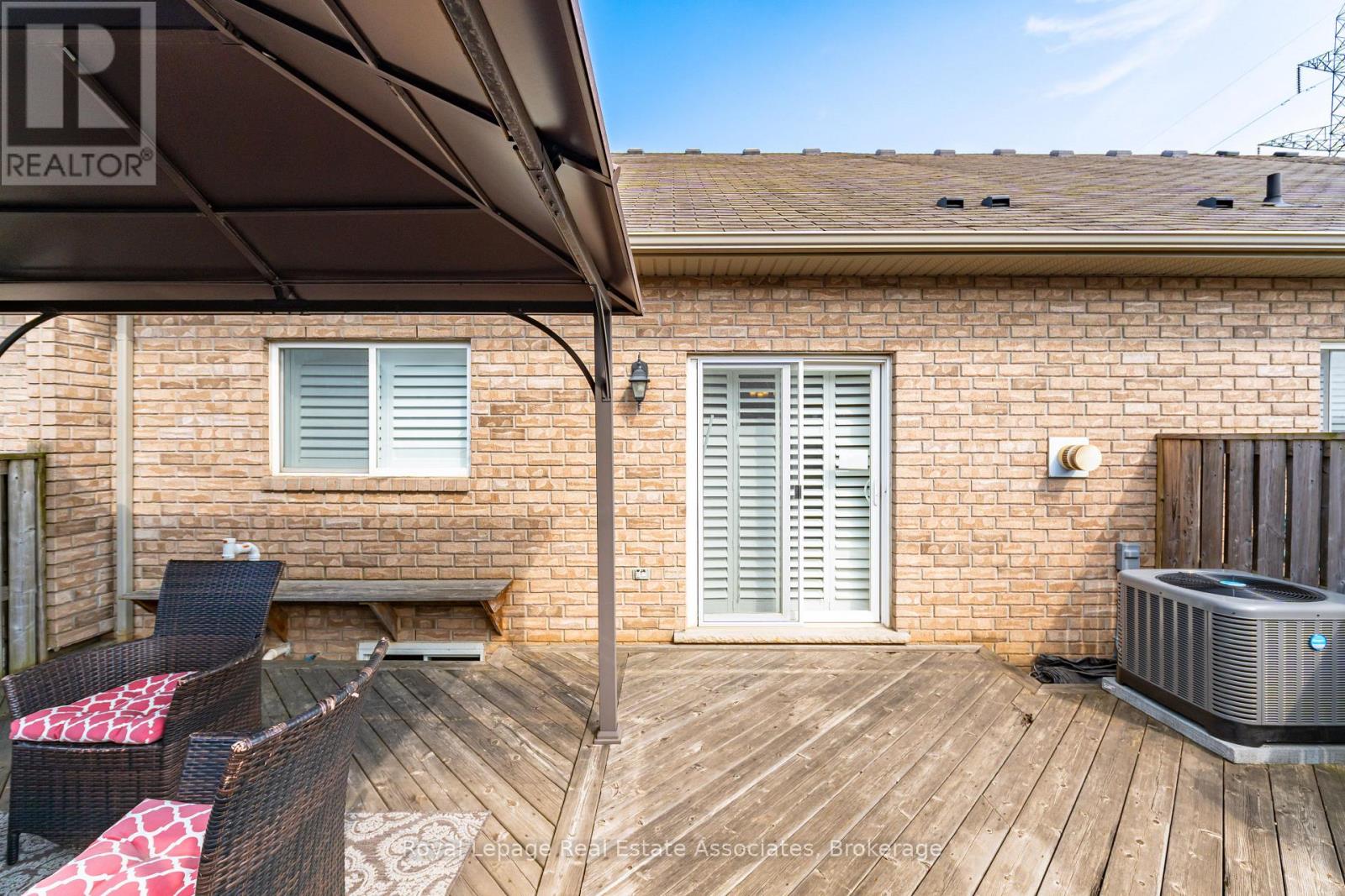 Photo 10 of 10 Cornflower Crescent, Hamilton ON