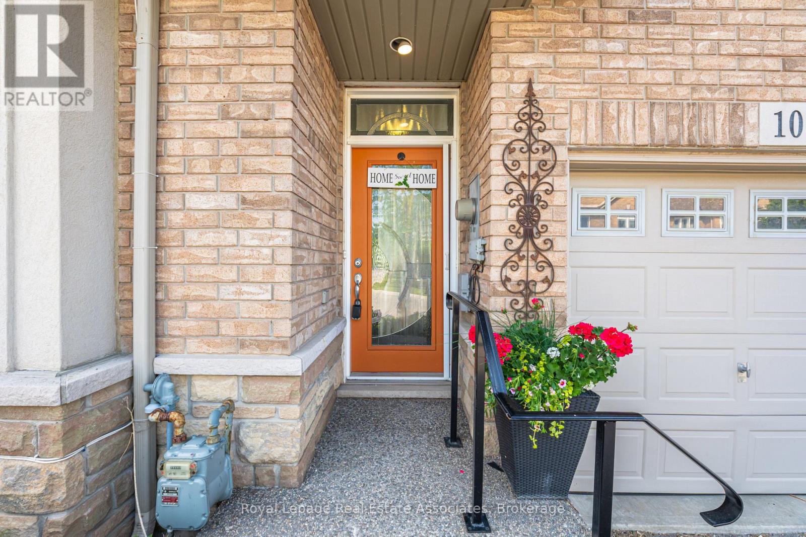 Photo 24 of 10 Cornflower Crescent, Hamilton ON