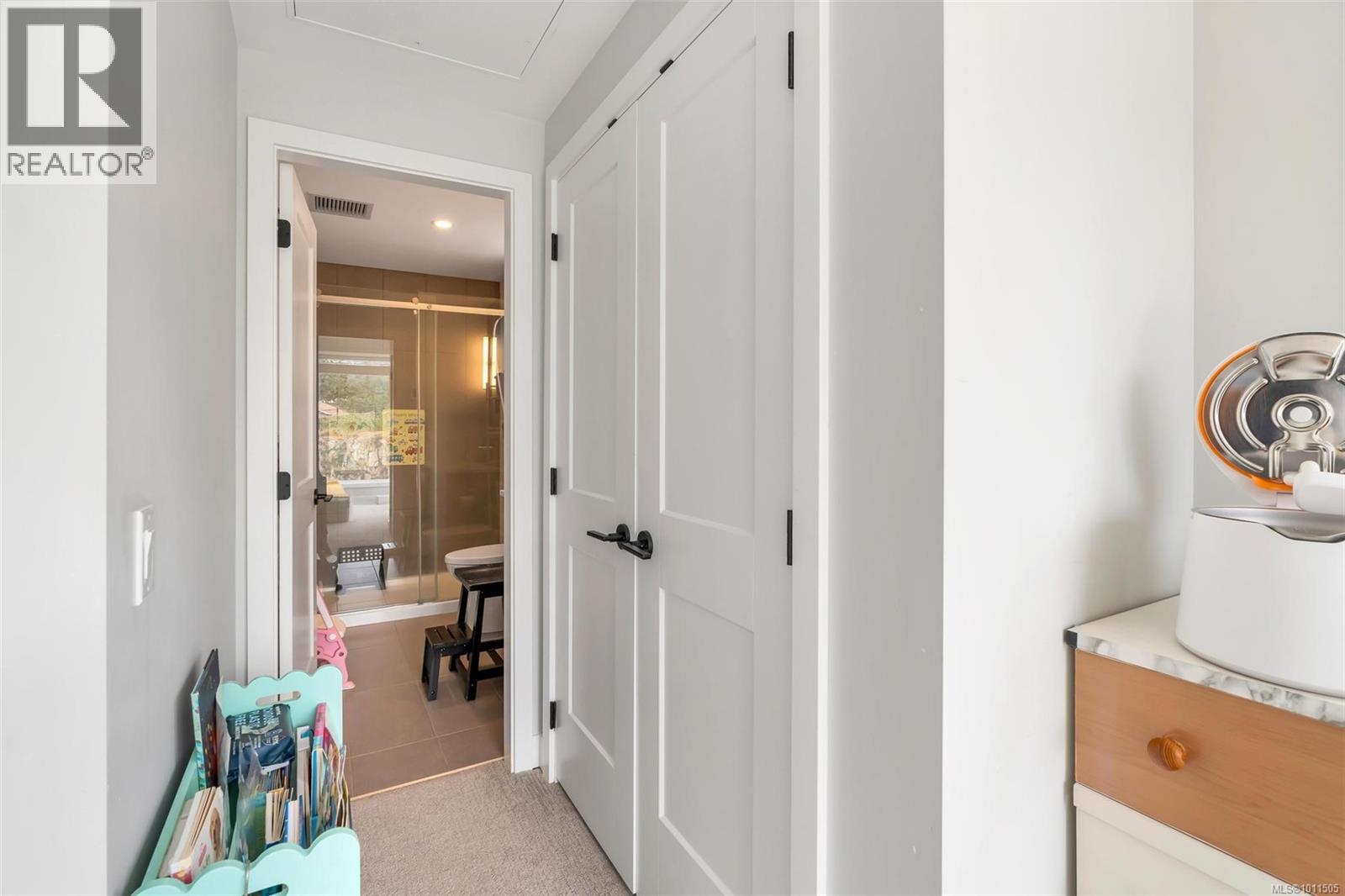 301 950 Whirlaway Crescent, Langford