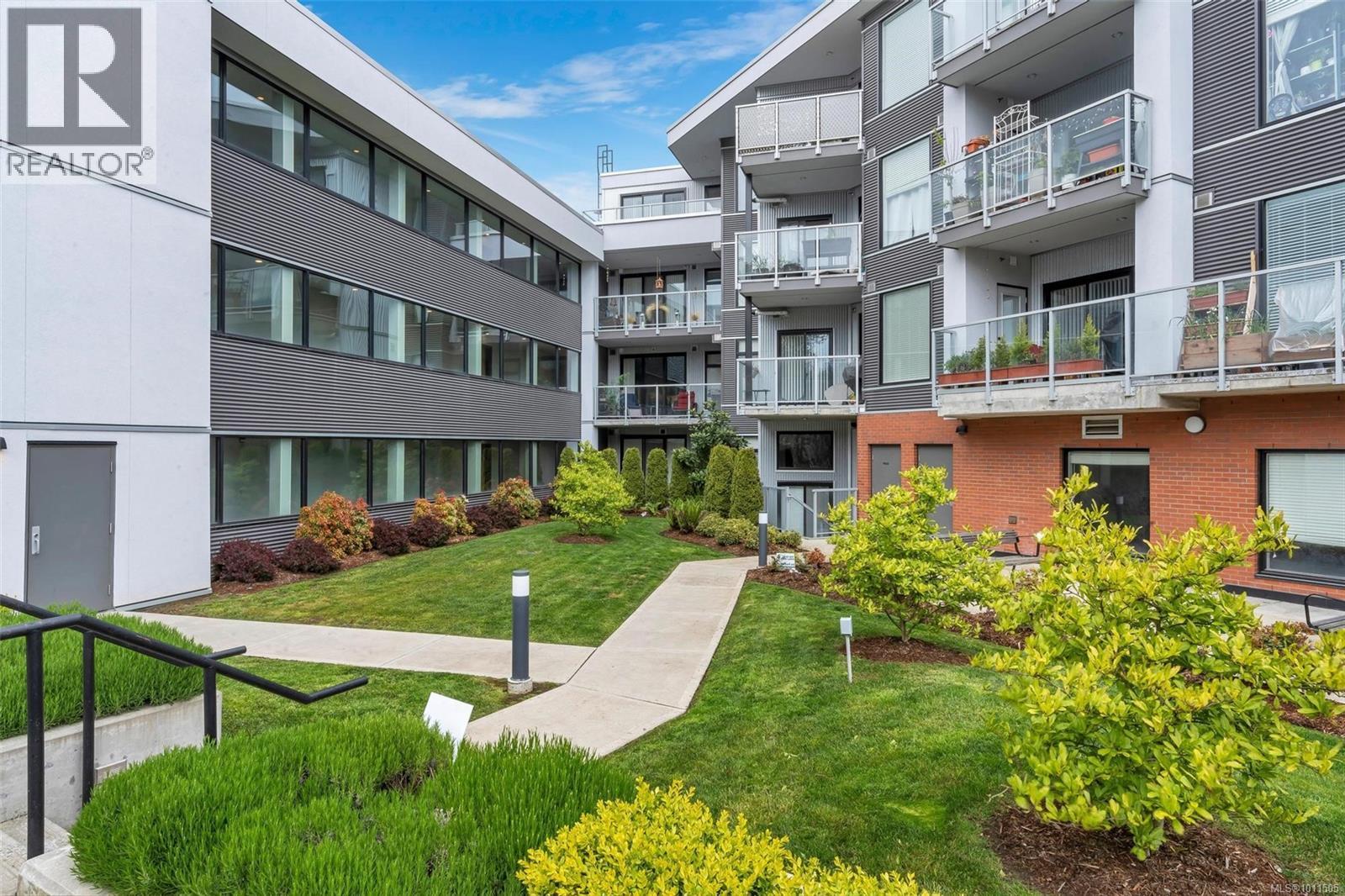 301 950 Whirlaway Crescent, Langford