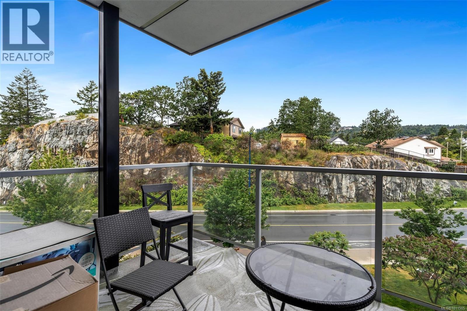 301 950 Whirlaway Crescent, Langford