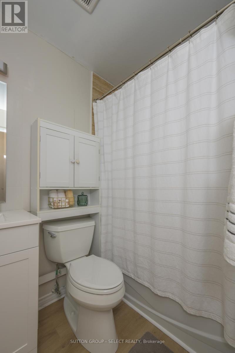 Photo 18 of 305 1600 Adelaide Street N, London North ON