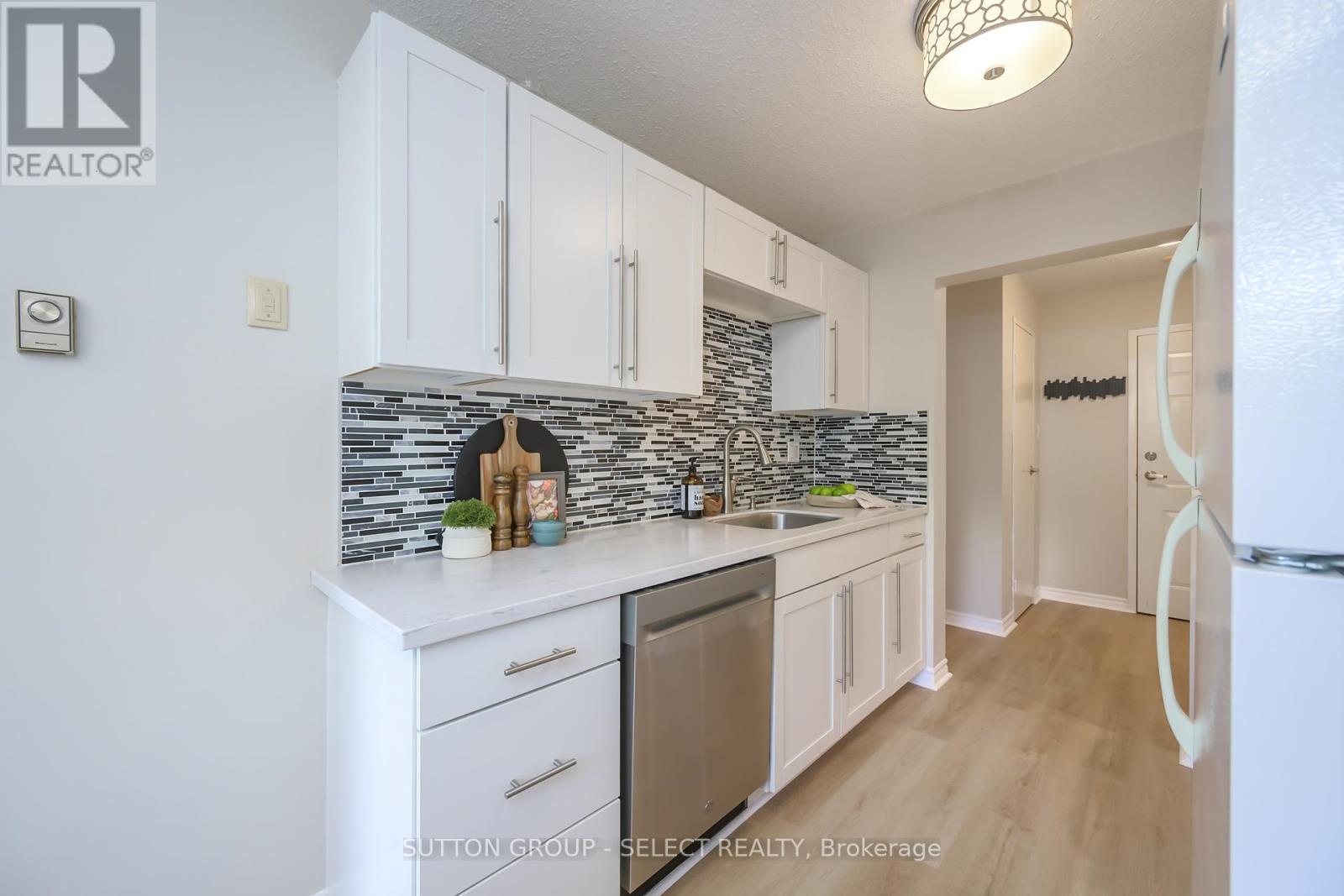 Photo 9 of 305 1600 Adelaide Street N, London North ON