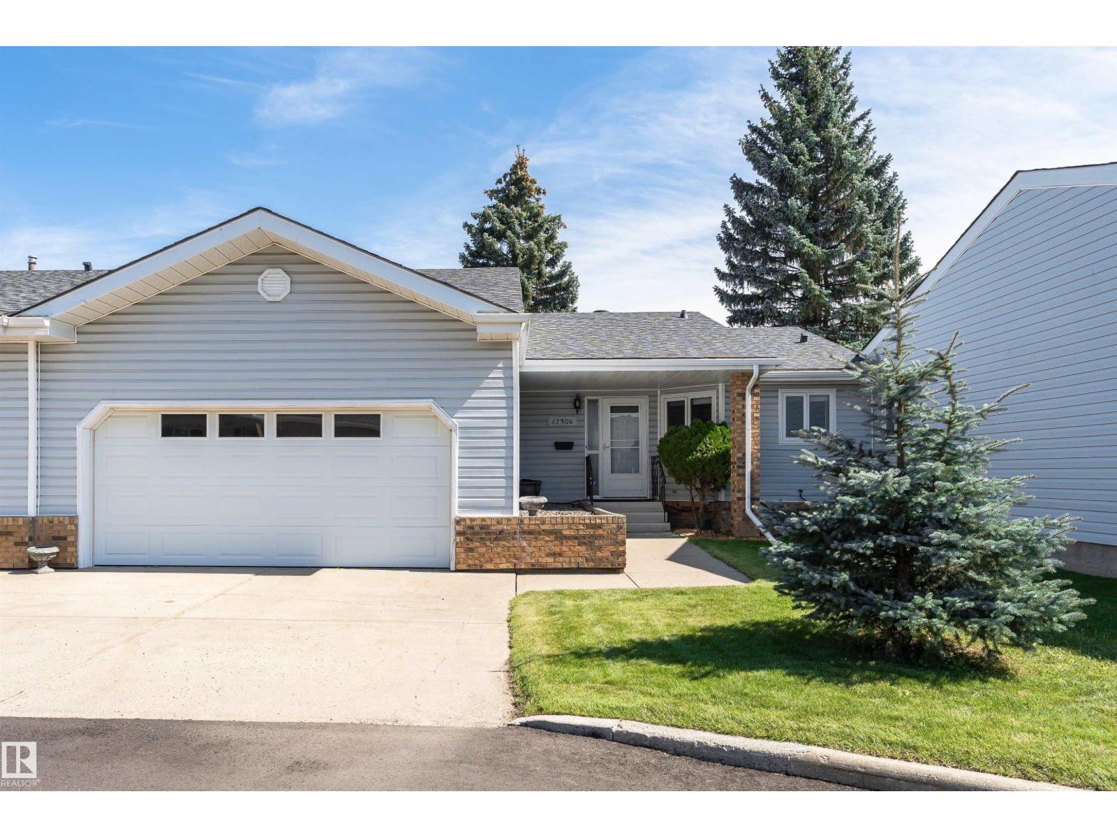 Photo 14 of 17306 Callingwood Rd Nw, Edmonton AB
