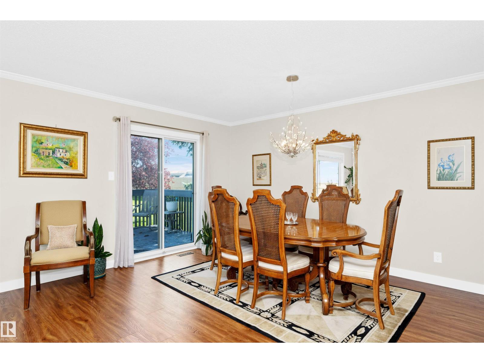 Photo 21 of 17306 Callingwood Rd Nw, Edmonton AB