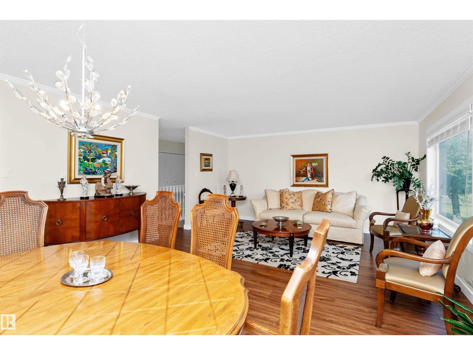 Photo 24 of 17306 Callingwood Rd Nw, Edmonton AB