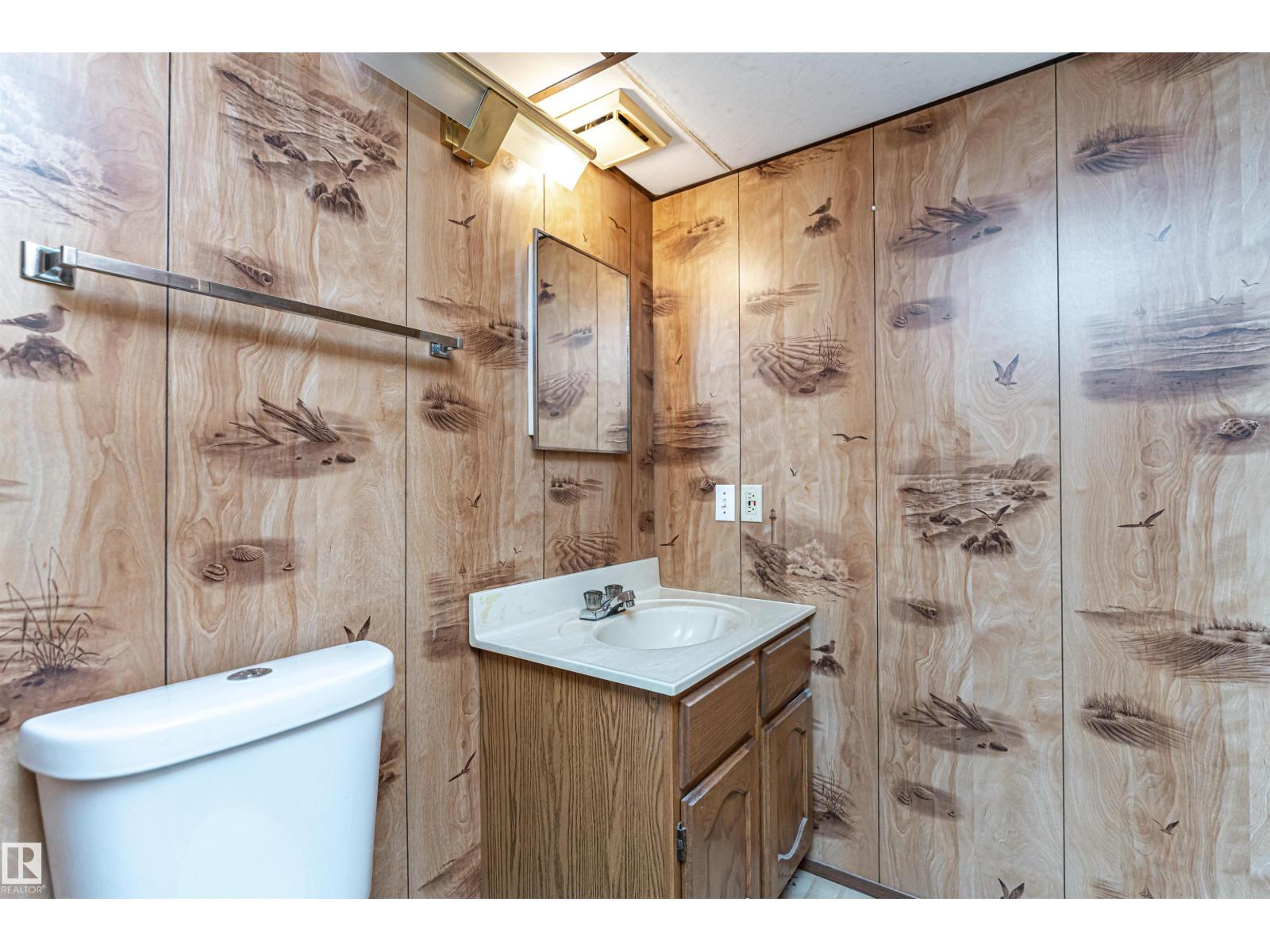 Photo 18 of 17306 Callingwood Rd Nw, Edmonton AB