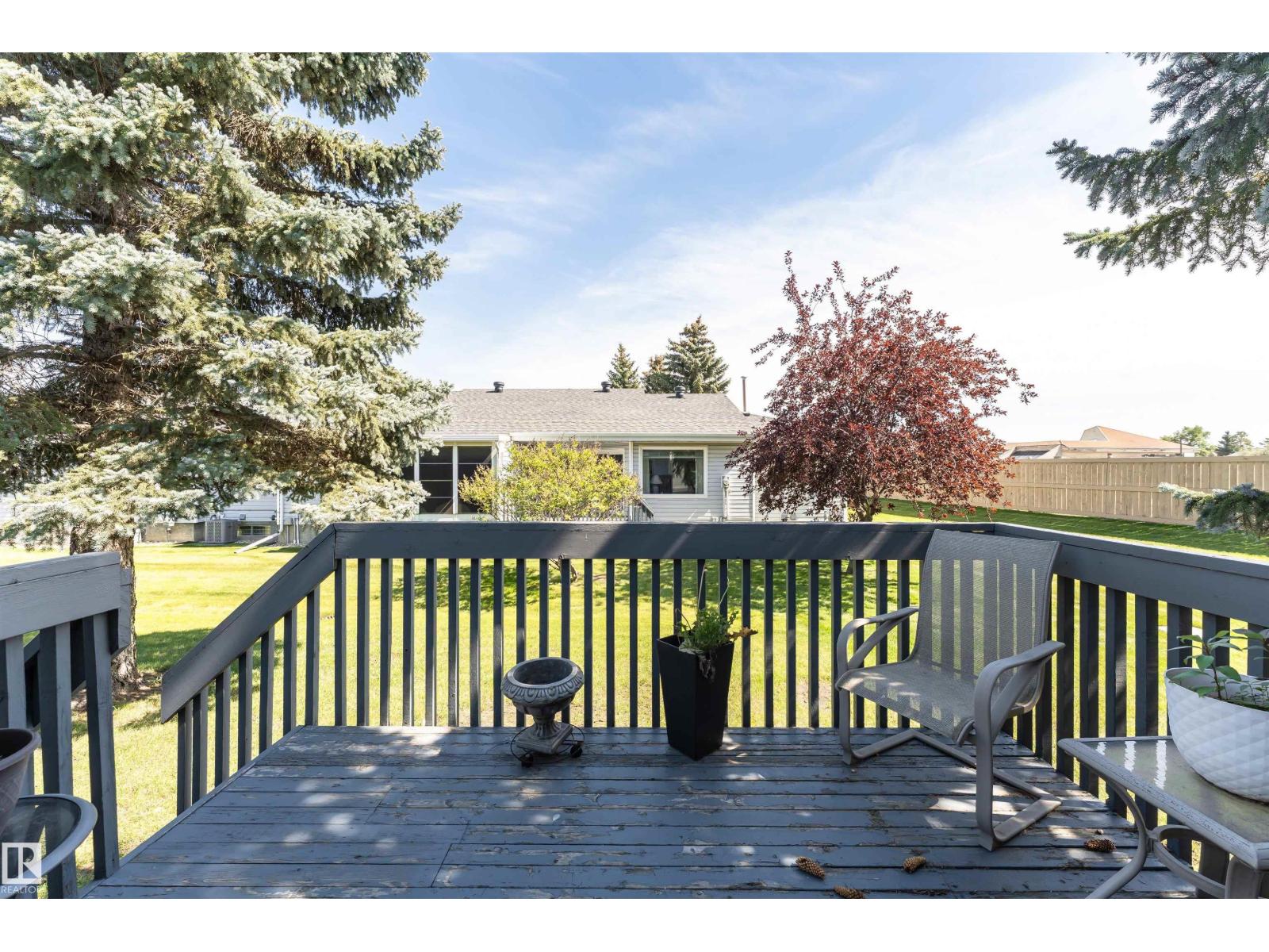 Photo 20 of 17306 Callingwood Rd Nw, Edmonton AB
