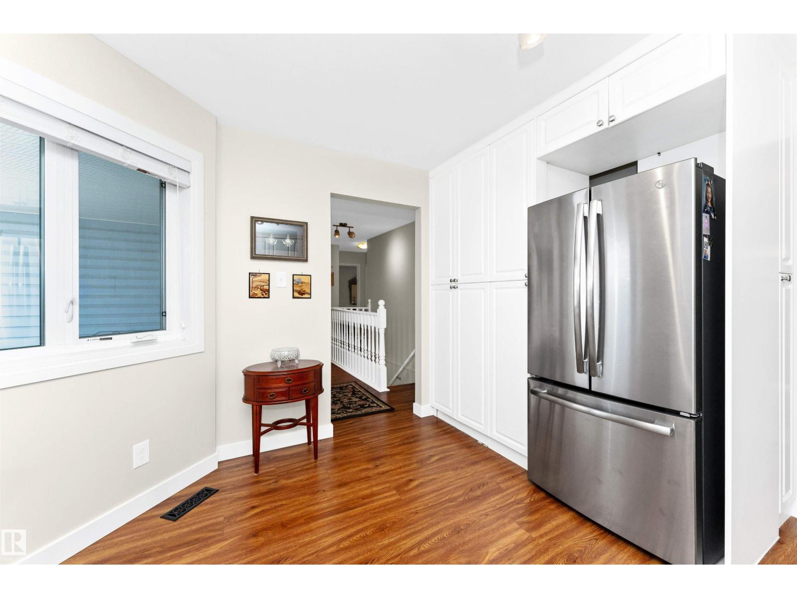 Photo 25 of 17306 Callingwood Rd Nw, Edmonton AB