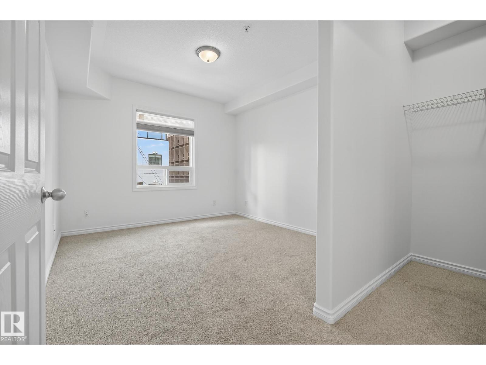 Photo 5 of 303 10046 110 St Nw, Edmonton AB