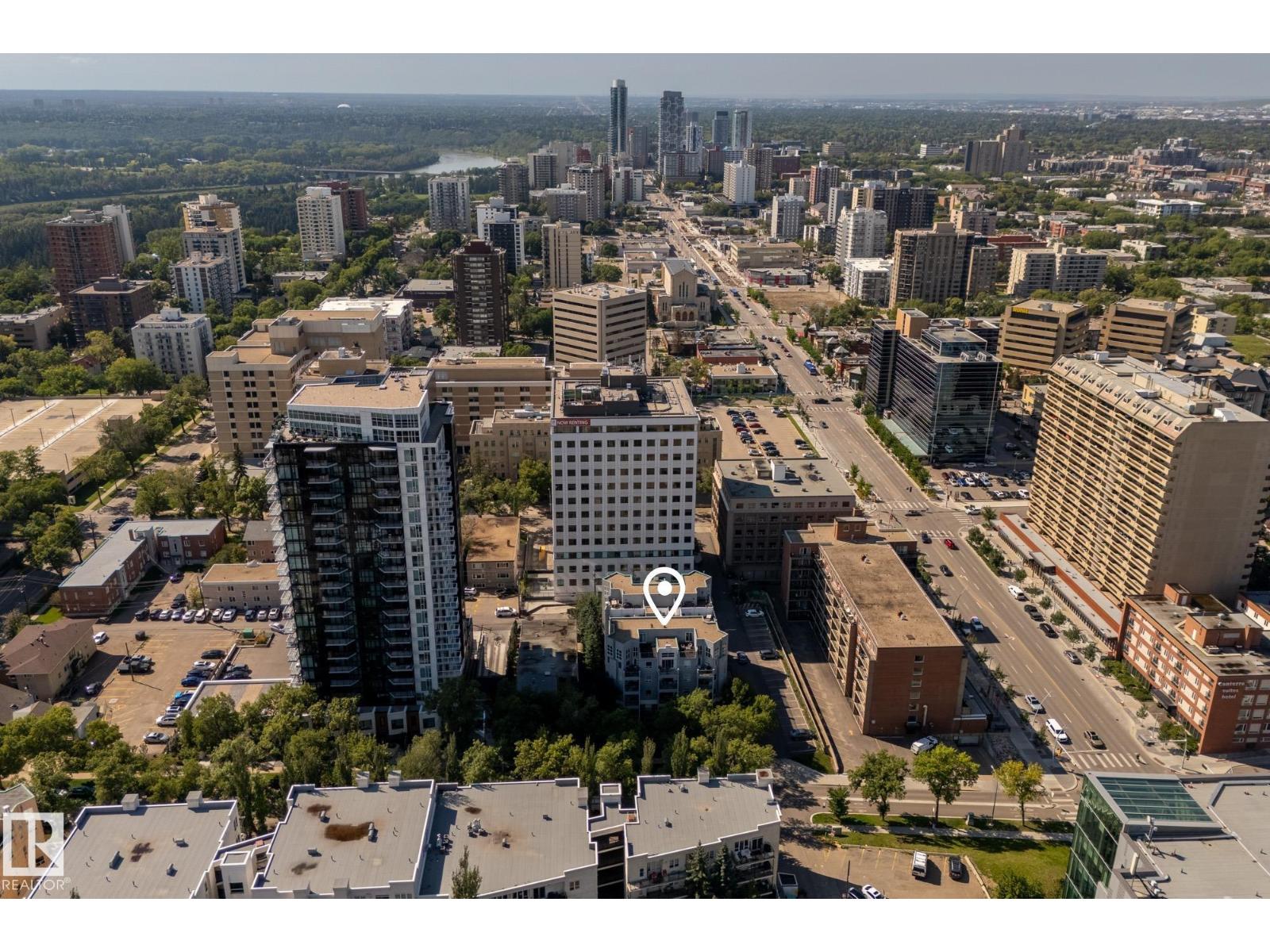 Photo 2 of 303 10046 110 St Nw, Edmonton AB