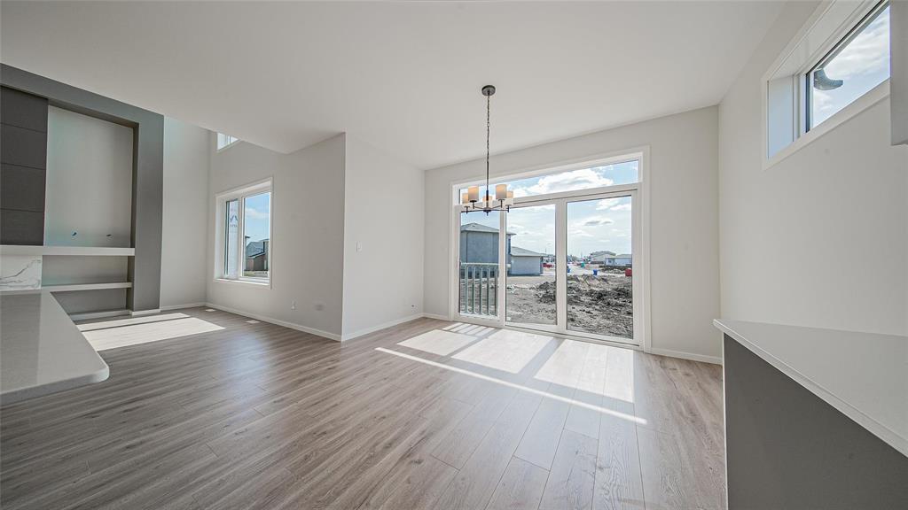 Photo 16 of 352 Desrosiers Drive, Winnipeg MB