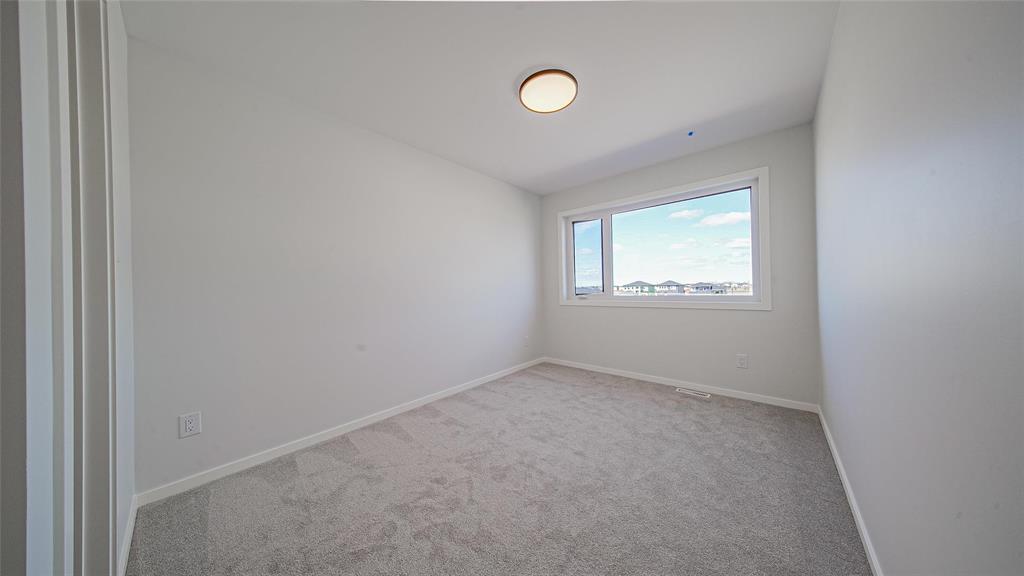 Photo 21 of 352 Desrosiers Drive, Winnipeg MB