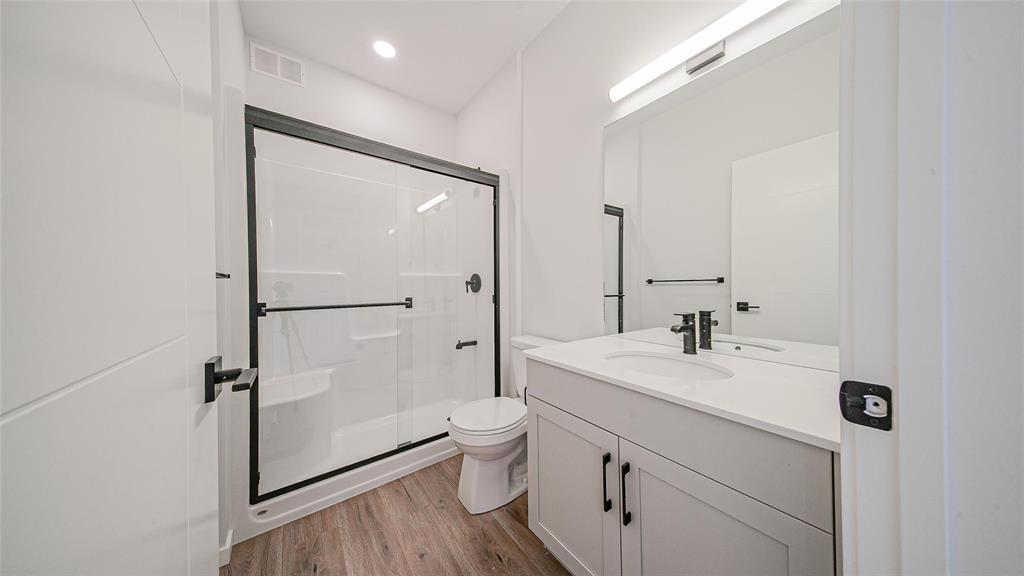 Photo 22 of 352 Desrosiers Drive, Winnipeg MB