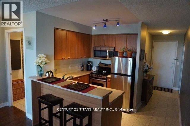 Photo 3 of 2015 36 Lee Centre Drive E, Toronto ON