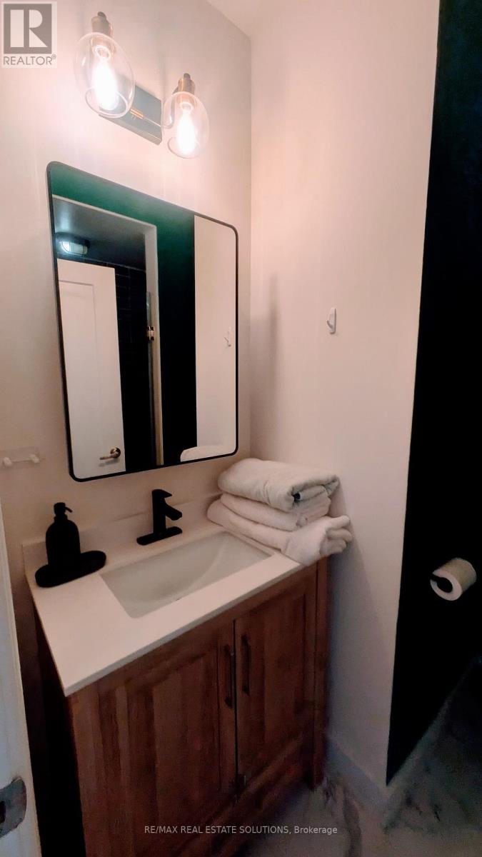 Photo 14 of Lower 206 Bathurst Street, Toronto ON