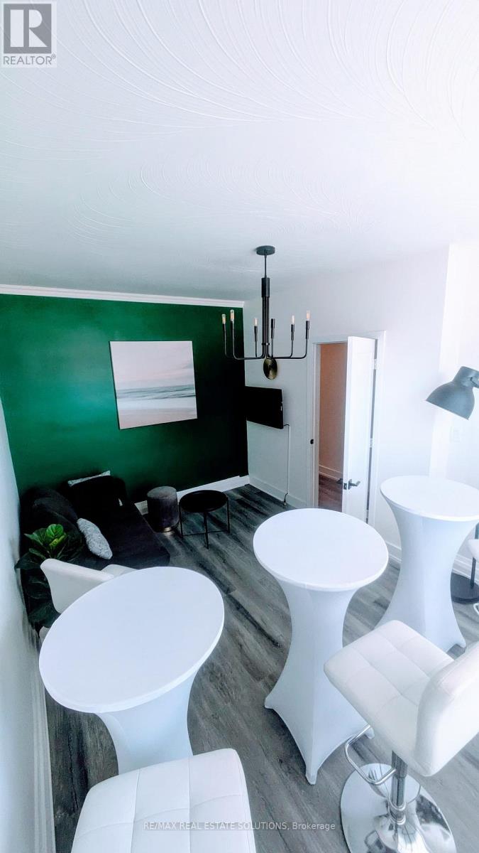 Photo 6 of Lower 206 Bathurst Street, Toronto ON