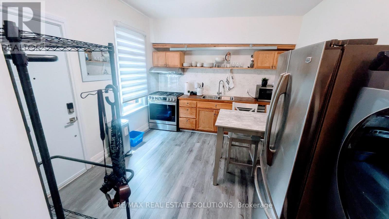 Photo 2 of Lower 206 Bathurst Street, Toronto ON