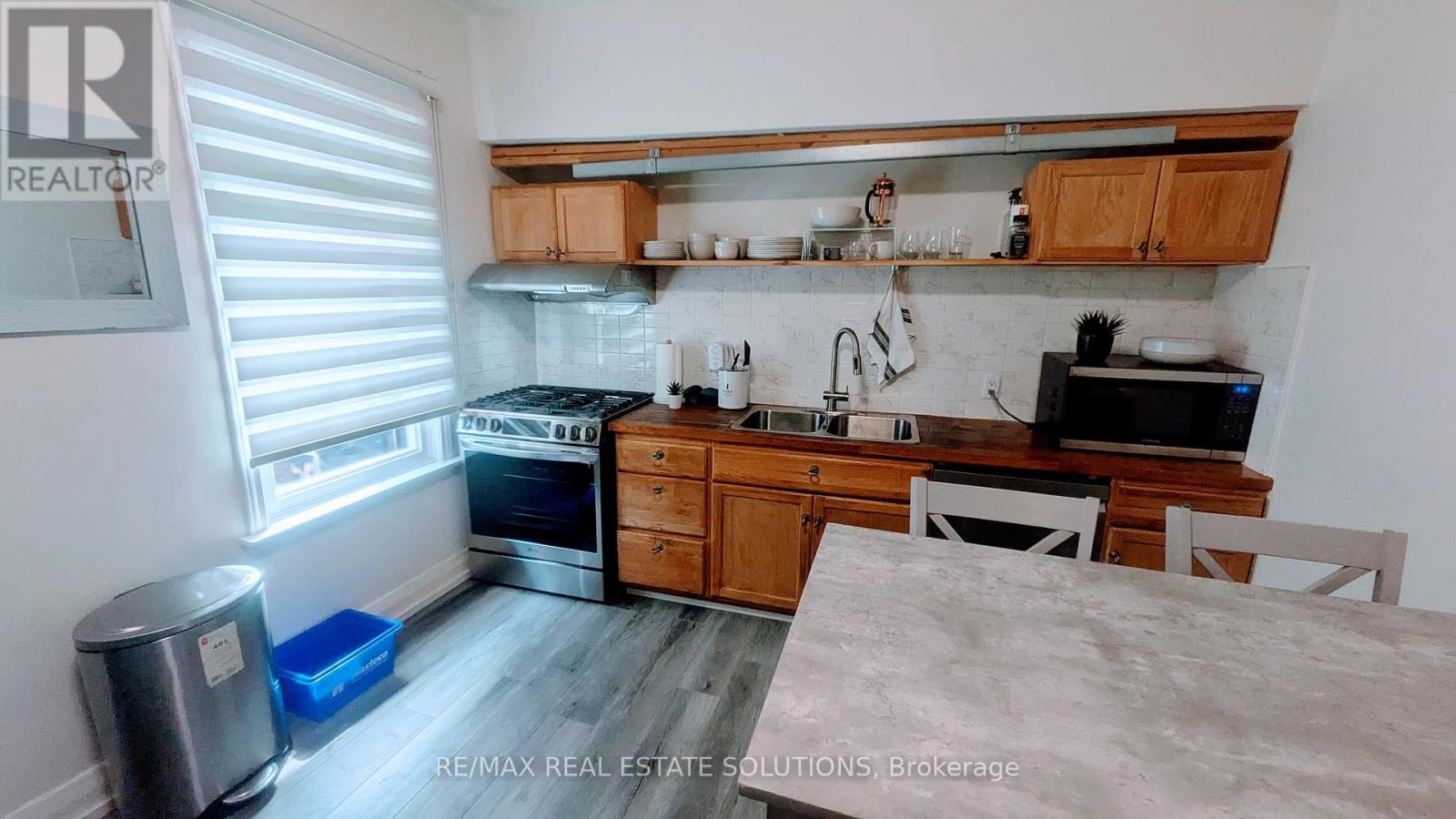 Photo 3 of Lower 206 Bathurst Street, Toronto ON