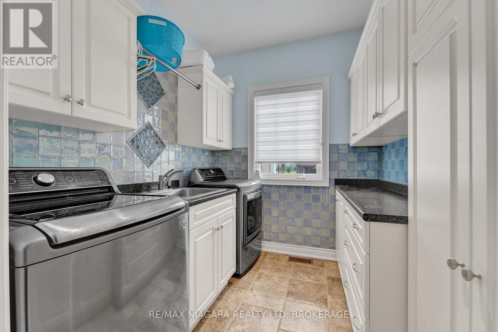 Photo 1 of 8018 Cathedral Drive, Niagara Falls ON