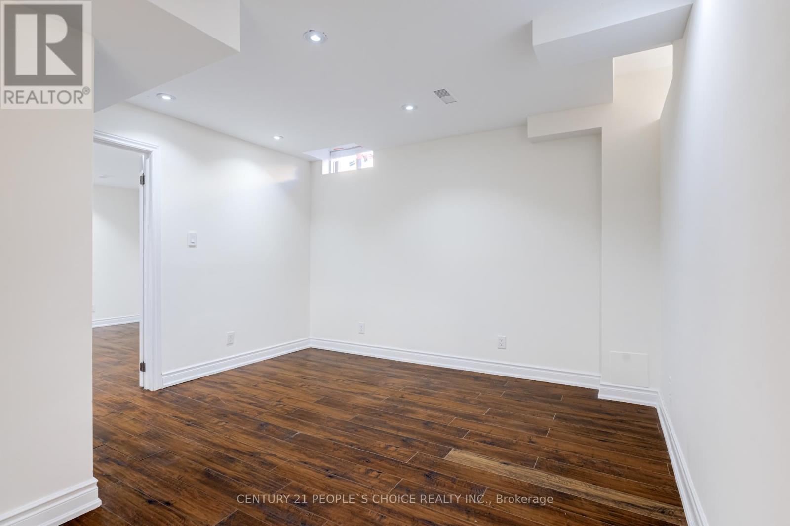 Photo 13 of 25 Fahey Drive, Brampton ON