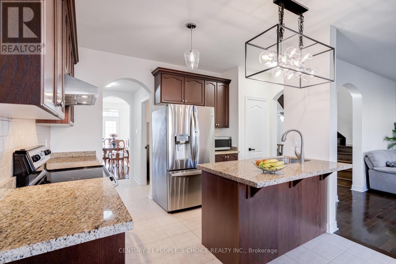 Photo 10 of 25 Fahey Drive, Brampton ON