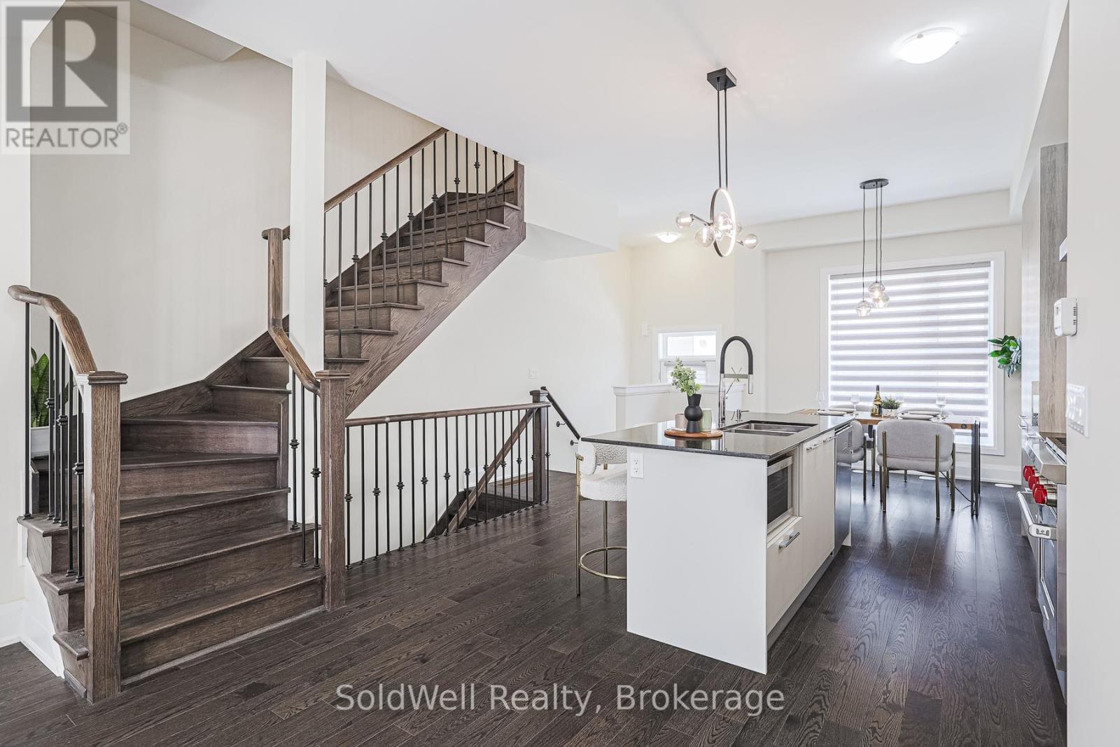 Photo 16 of 243 Smallwood Circle, Vaughan ON