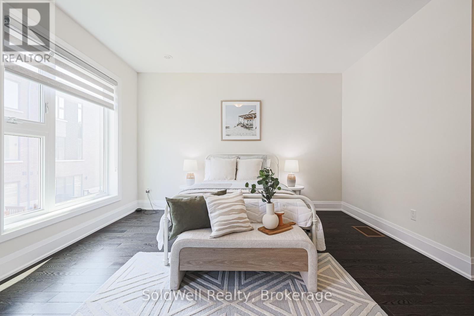 Photo 23 of 243 Smallwood Circle, Vaughan ON