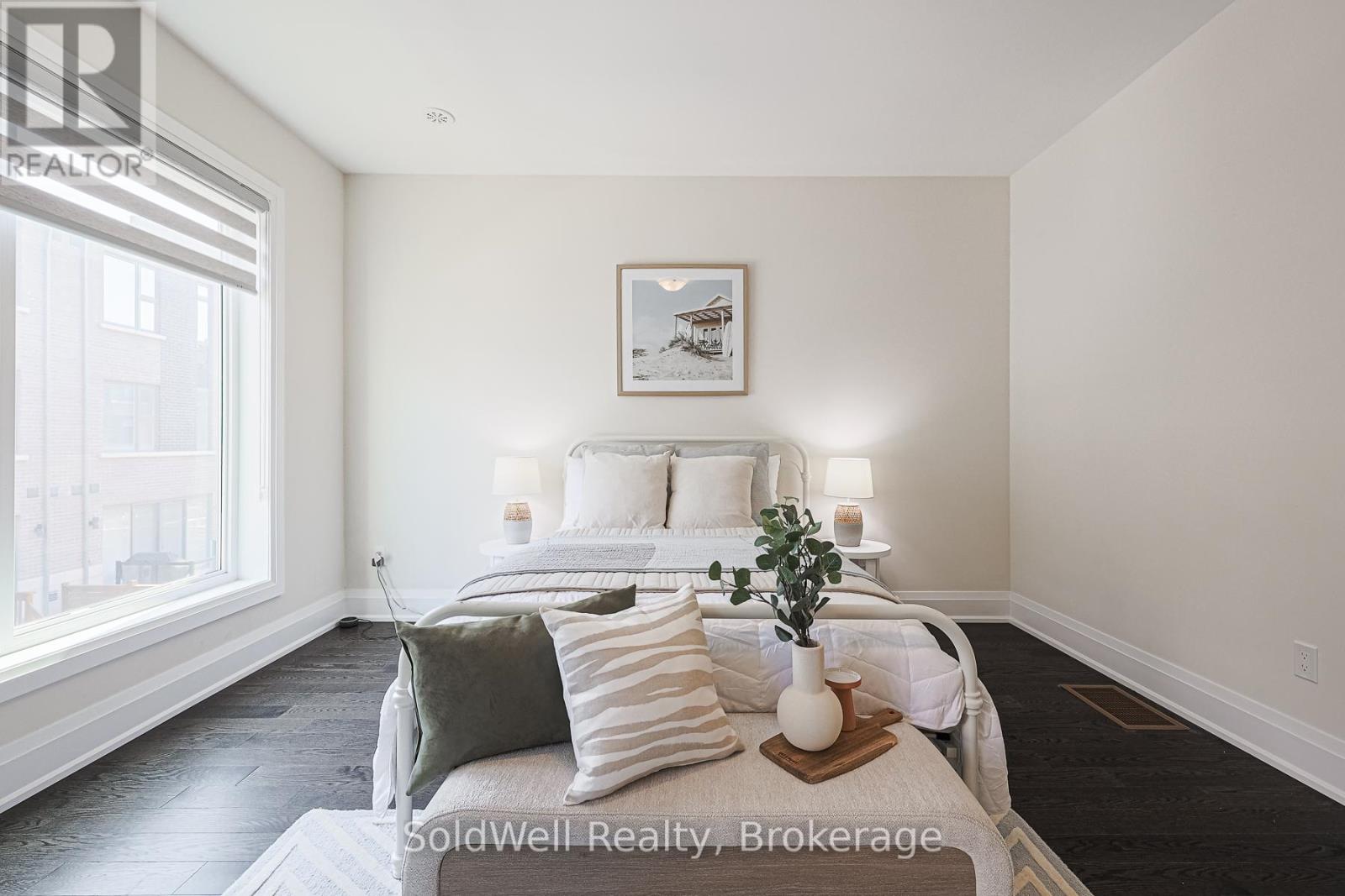 Photo 26 of 243 Smallwood Circle, Vaughan ON