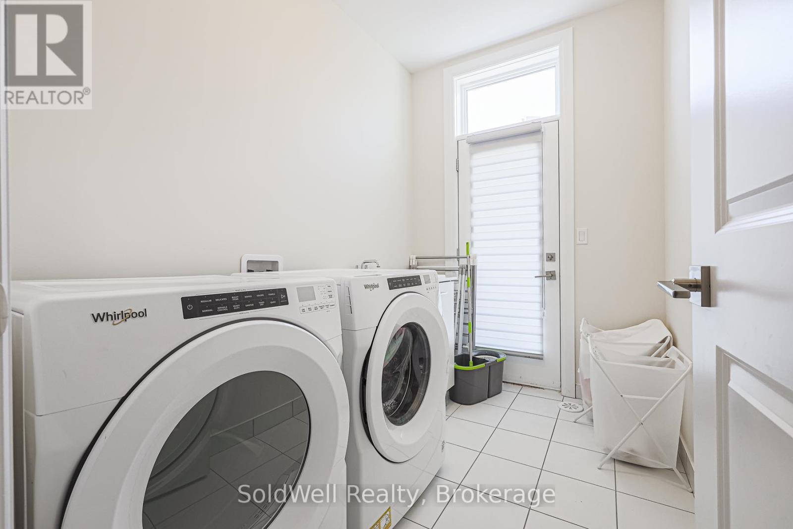 Photo 30 of 243 Smallwood Circle, Vaughan ON