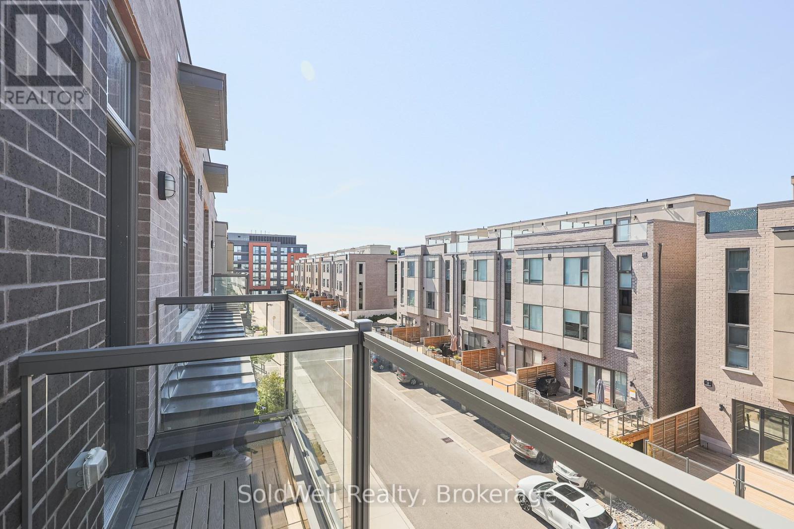 Photo 35 of 243 Smallwood Circle, Vaughan ON