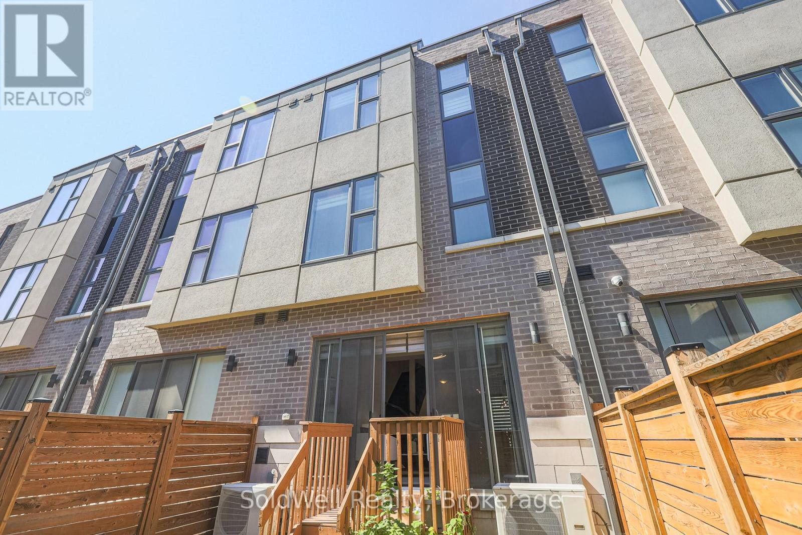 Photo 39 of 243 Smallwood Circle, Vaughan ON