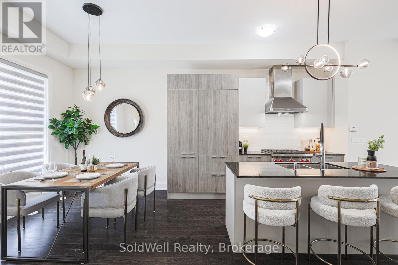 Photo 5 of 243 Smallwood Circle, Vaughan ON