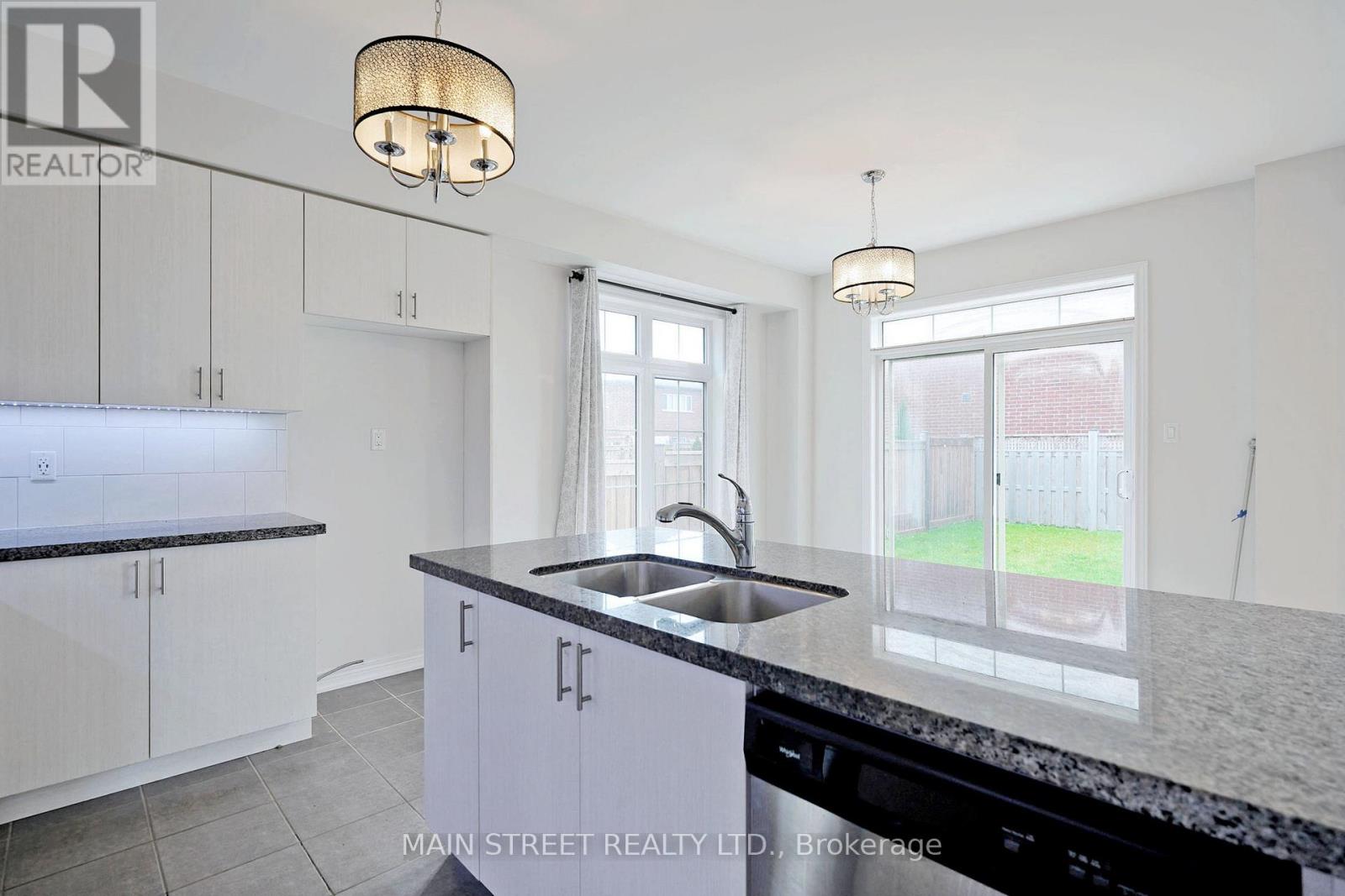 Photo 32 of 1071 Cole Street, Innisfil ON