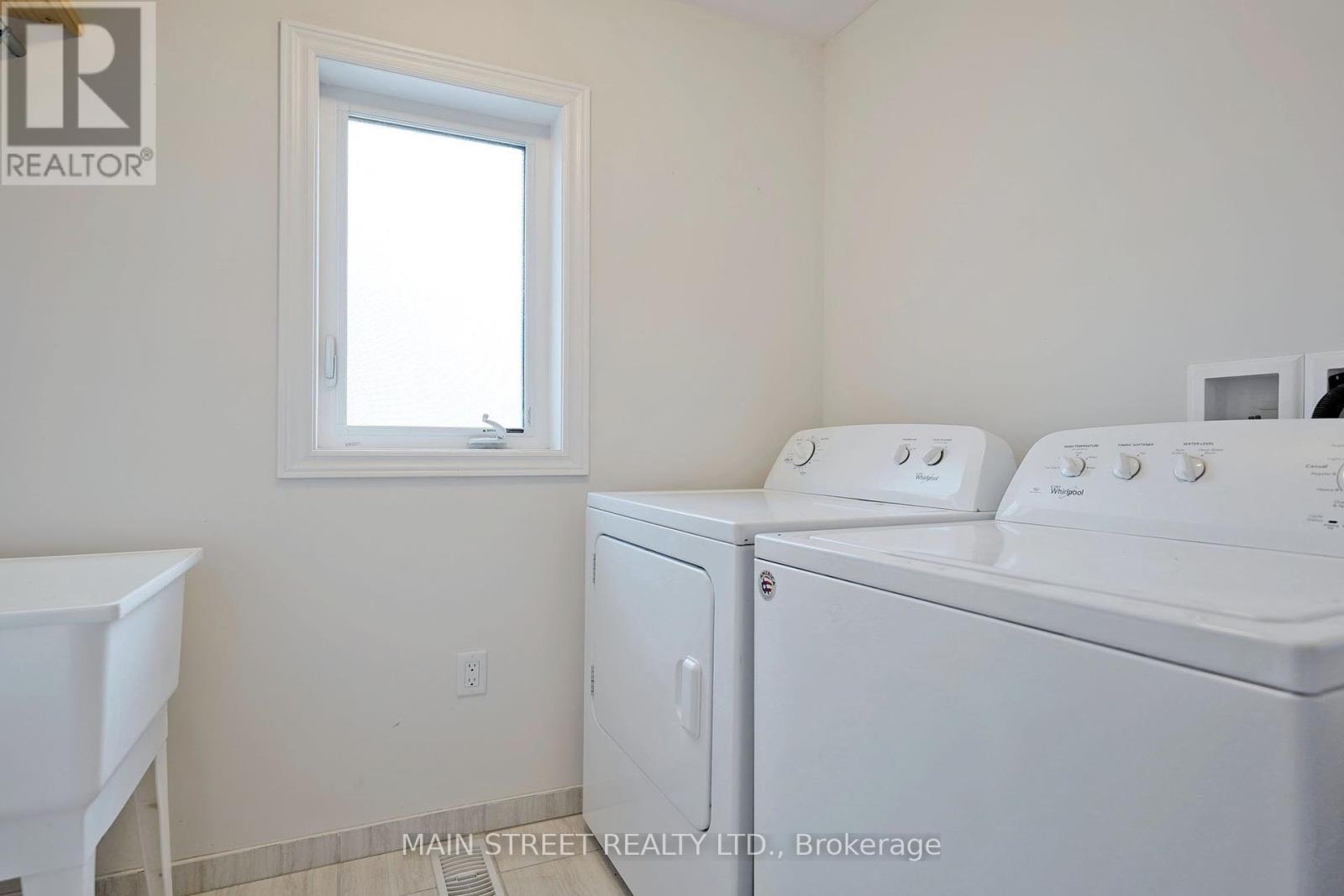 Photo 14 of 1071 Cole Street, Innisfil ON