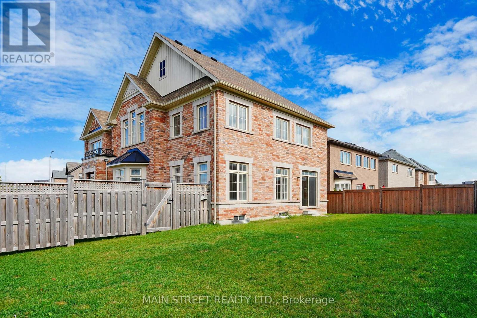 Photo 16 of 1071 Cole Street, Innisfil ON