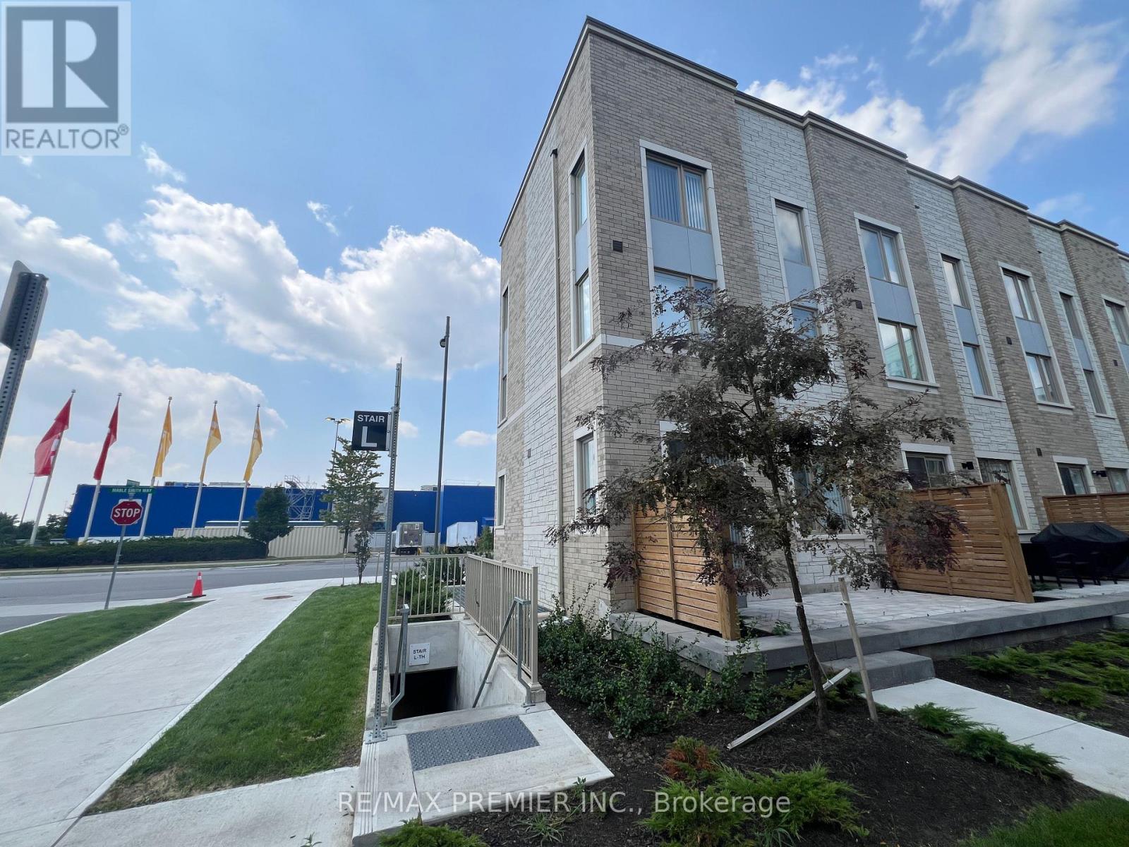 Photo 3 of 3 Mable Smith Way, Vaughan ON