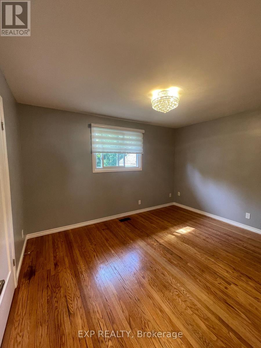Photo 16 of 28 Pleasant Avenue, East Gwillimbury ON