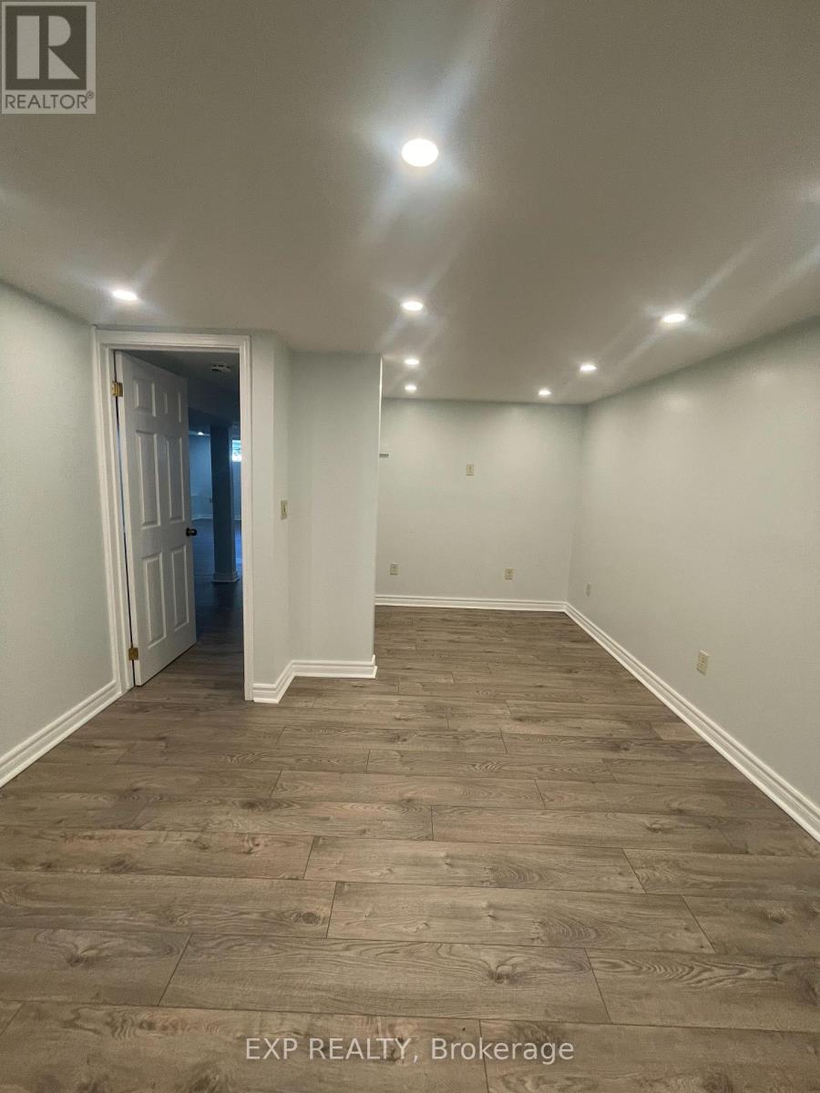 Photo 7 of 28 Pleasant Avenue, East Gwillimbury ON