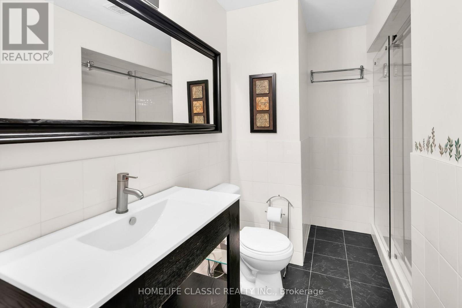 Photo 9 of 72 Gayla Street, Vaughan ON