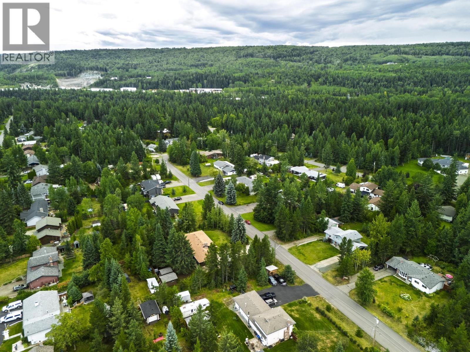 Photo 8 of 5912 Riverdale Crescent, Prince George BC