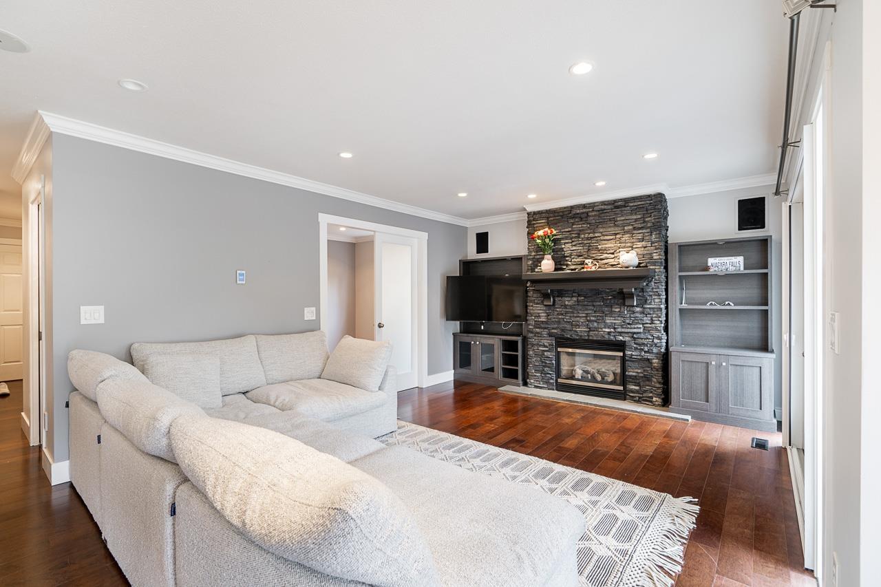 Photo 12 of 5976 Southpark Grove, Surrey BC